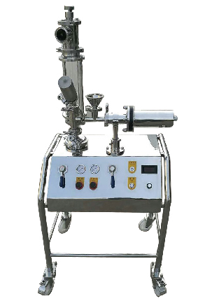 實驗室中小型<a href=http://m.83b8.cn/chanpin/27.html target=_blank class=infotextkey>氣流粉碎機</a>